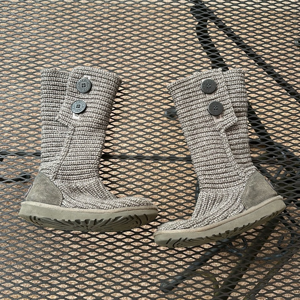 UGG Cardi Boots (Charcoal) kids sz 2